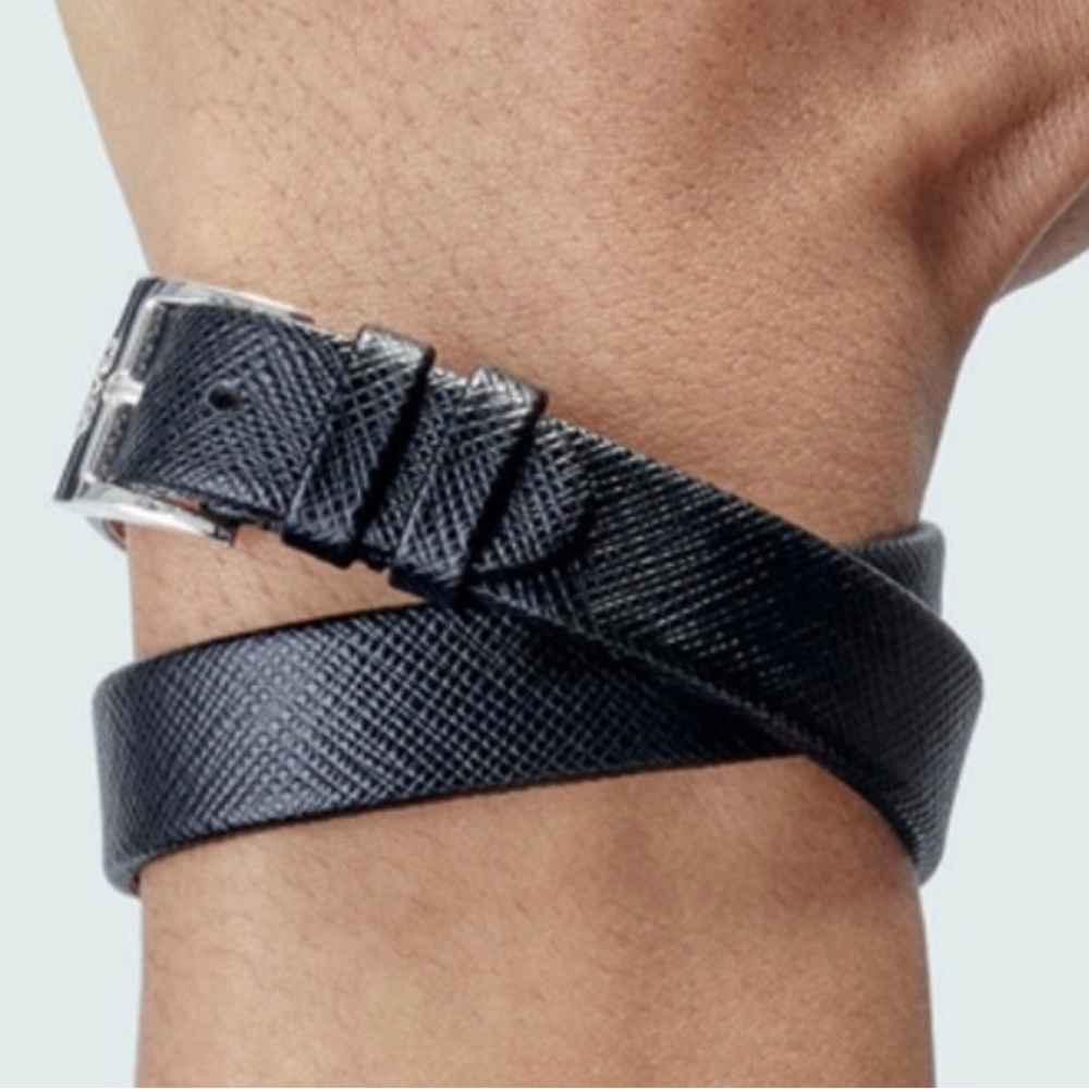 Prada-armband-centurion-american-expre